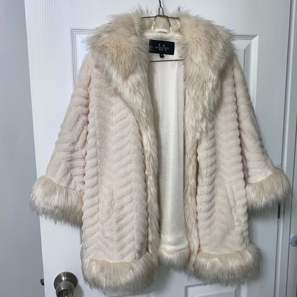 Medium white faux fur coat